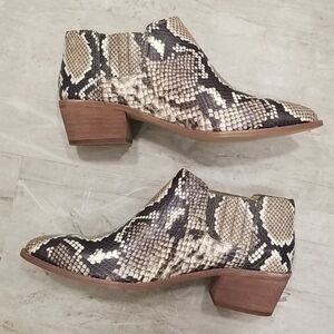 💕MADEWELL💕 Low Chelsea Boots ~ Snake Embossed
